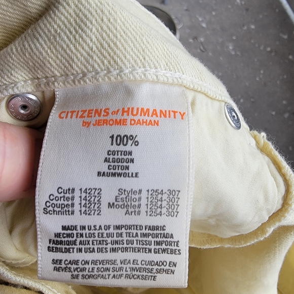 Citizens of Humanity Dylan Drop Rise Cropped Jean in Pale Yellow - Picture 8 of 9